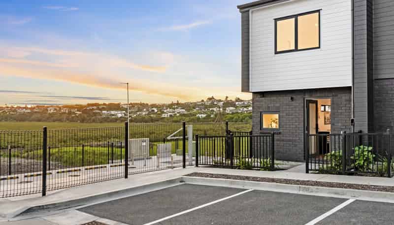 13/10 Ngaroma House Drive, Hobsonville