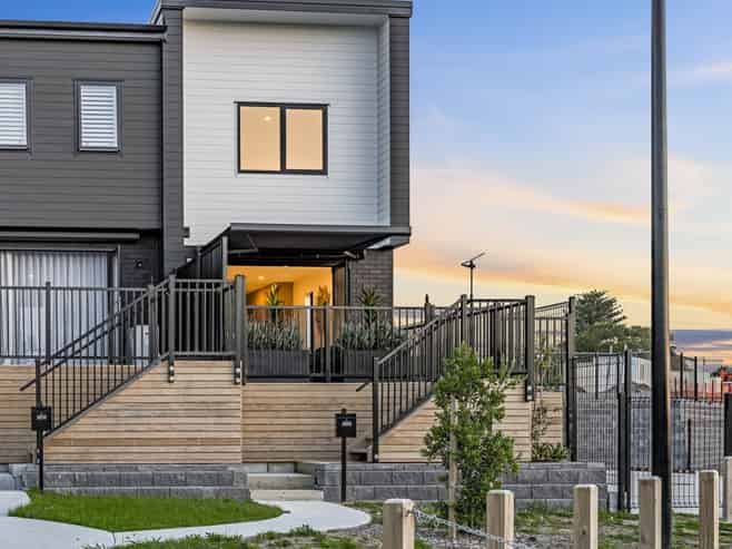 13/10 Ngaroma House Drive, Hobsonville