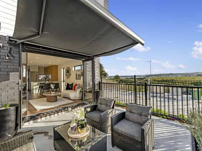 13/10 Ngaroma House Drive, Hobsonville