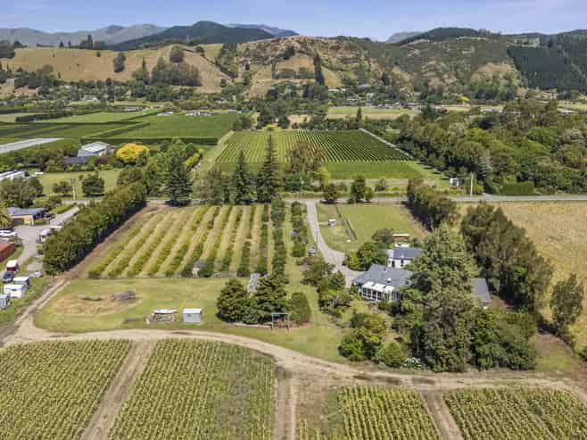 444 Paton Road, Hope