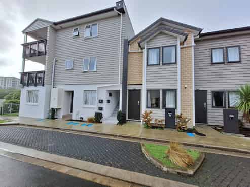 6/4 Wallson Crescent, Wiri