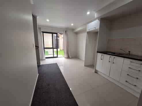 6/4 Wallson Crescent, Wiri