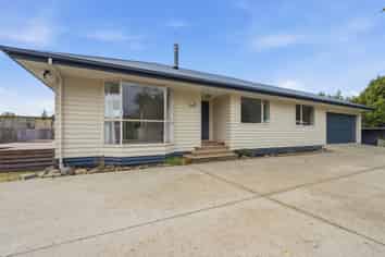 30 Feary Crescent, Takaka