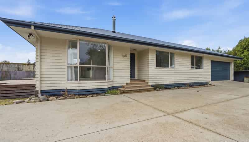 30 Feary Crescent, Takaka