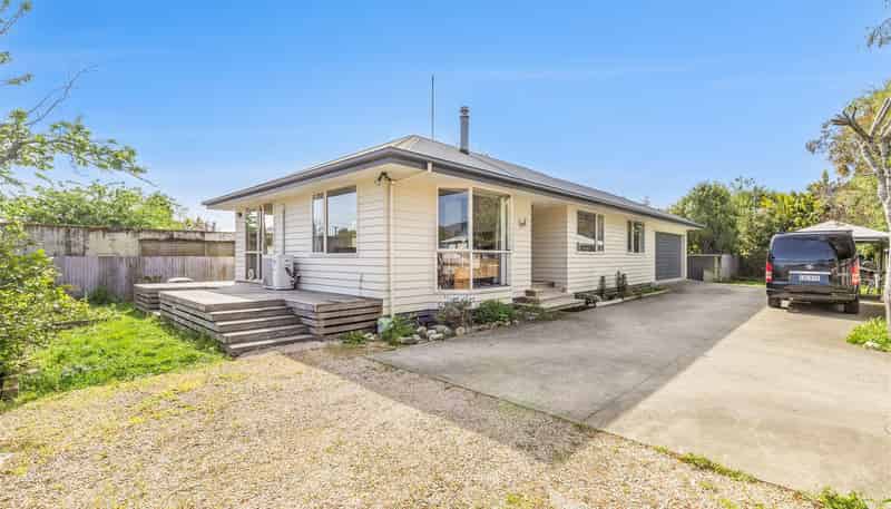 30 Feary Crescent, Takaka