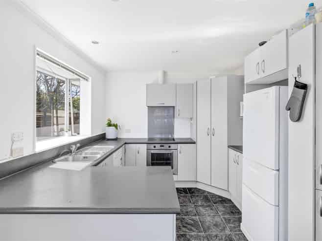 30 Feary Crescent, Takaka