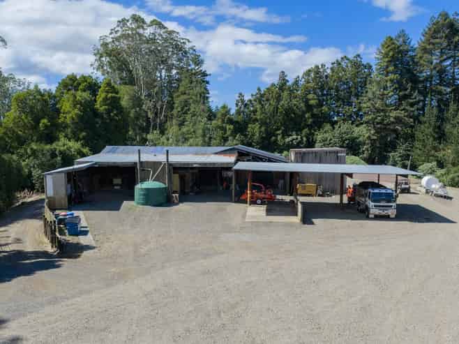 SO MUCH PROPERTY, SO CLOSE TO TOWN
