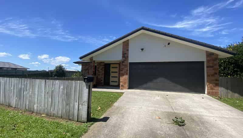 8 County Drive, Hawera
