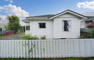 108 Venus Street, Strathern