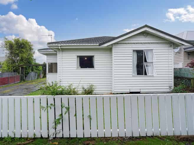 108 Venus Street, Strathern