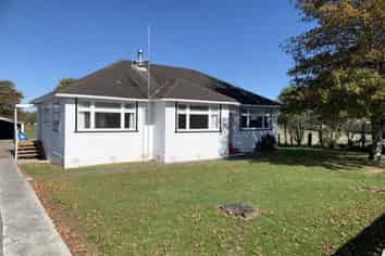 25 Flower Street, Bulls