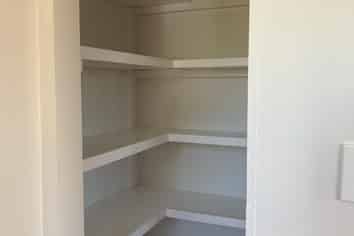 25 Flower Street, Bulls