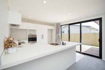 2/233 Nelson Street, Strathern