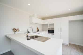 2/233 Nelson Street, Strathern