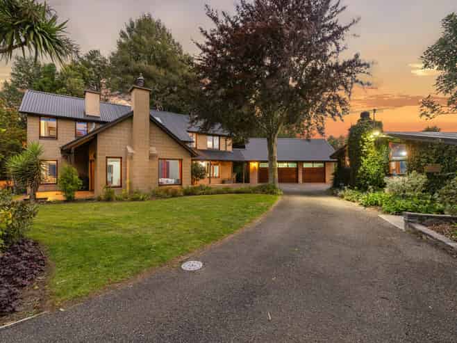 455A Johns Road, Harewood