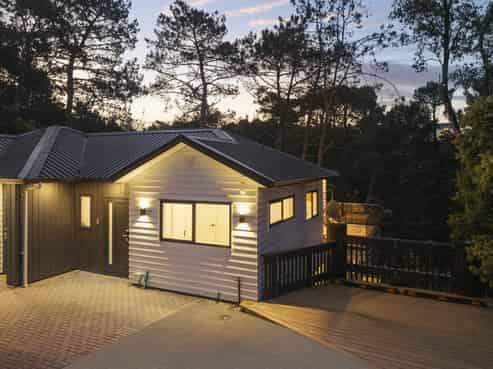 5A / 5B Saddleback Rise, Murrays Bay