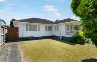 16 Coniston Avenue, Te Atatu South