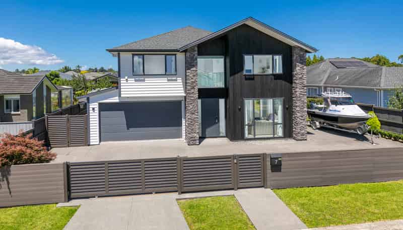 7 Sir Lincoln Drive, Huapai