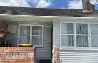 11 Barber Grove, Moera