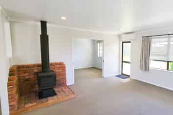 8D Buckley Grove, Paraparaumu