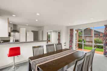 4 Rosefield Lane, NORTHCOTE