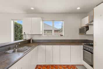 4 Rosefield Lane, NORTHCOTE