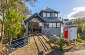 Versatile Standalone Office in Grafton