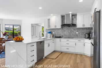 1317 and 1319 Dairy Flat Highway, Dairy Flat