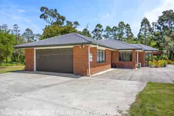 1317 and 1319 Dairy Flat Highway, Dairy Flat