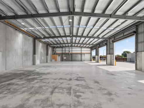 High Spec Industrial + Secure Yard