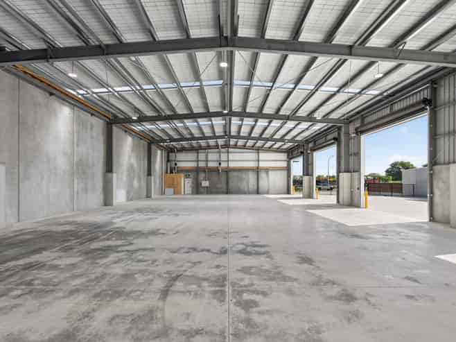 High Spec Industrial + Large Yard | April 2026