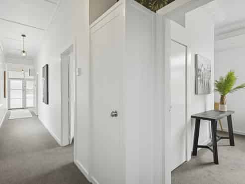 57 Royal Crescent, Saint Kilda