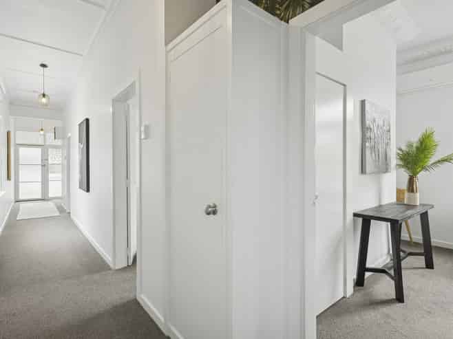 57 Royal Crescent, Saint Kilda