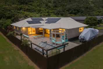 10/400 Bluff Road, Matarangi