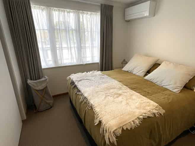 6 Larsen Road, Panmure