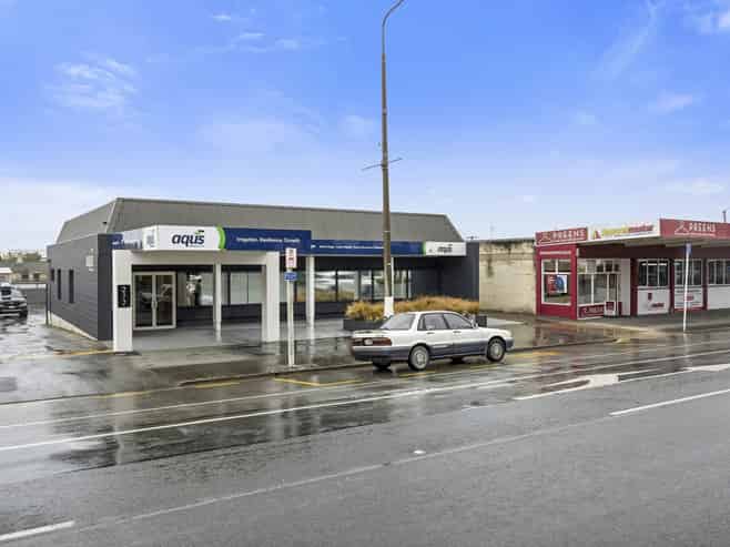 Ticks the Boxes! Attractive Commercial Investment!