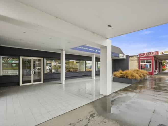 Ticks the Boxes! Attractive Commercial Investment!