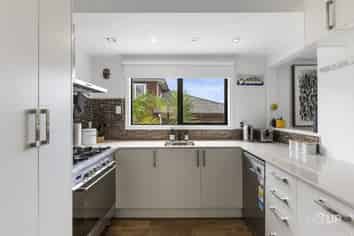 50 Lagoon Way, West Harbour