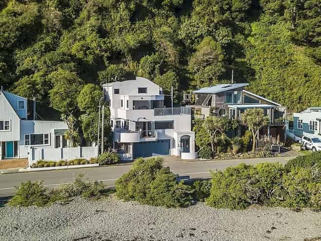 30 Moana Road, Plimmerton