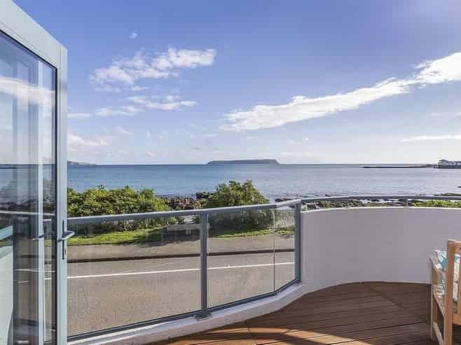 30 Moana Road, Plimmerton