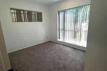 32 Lime Hill Rise, Flat Bush