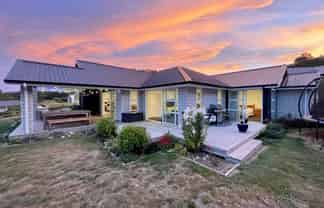 12 Lochinvar Lane, Acacia Bay