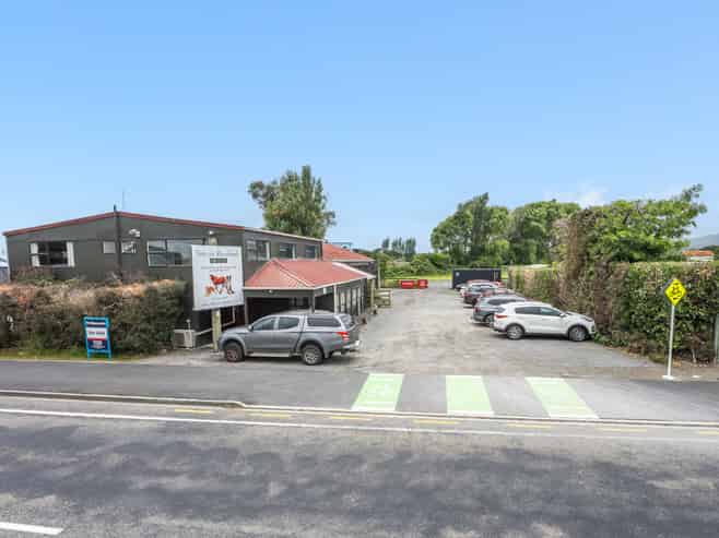 Versatile 530m² Industrial Commercial Opportunity!