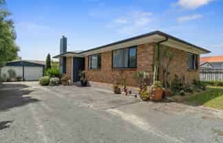 84 Saxbys Road, Deanwell