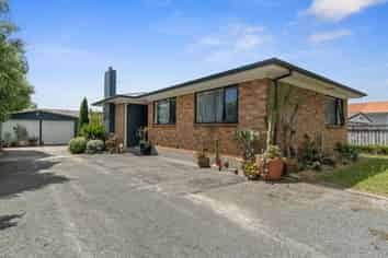 84 Saxbys Road, Deanwell