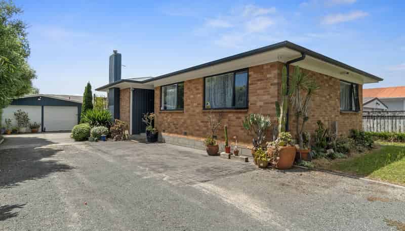 84 Saxbys Road, Deanwell