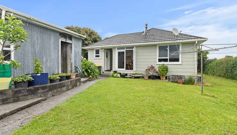 64 Omata Road , Marfell