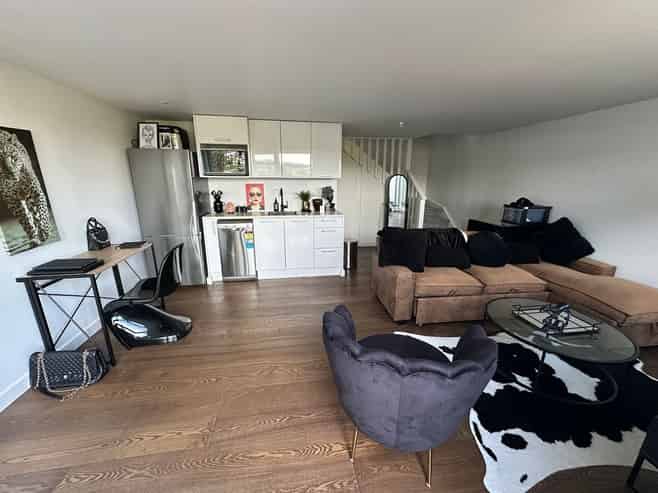 Auckland - Address withheld