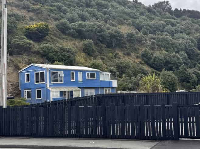 66b Owhiro Bay, Owhiro Bay