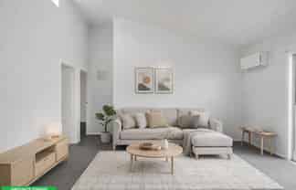 2/33 Grassways Avenue, Pakuranga Heights